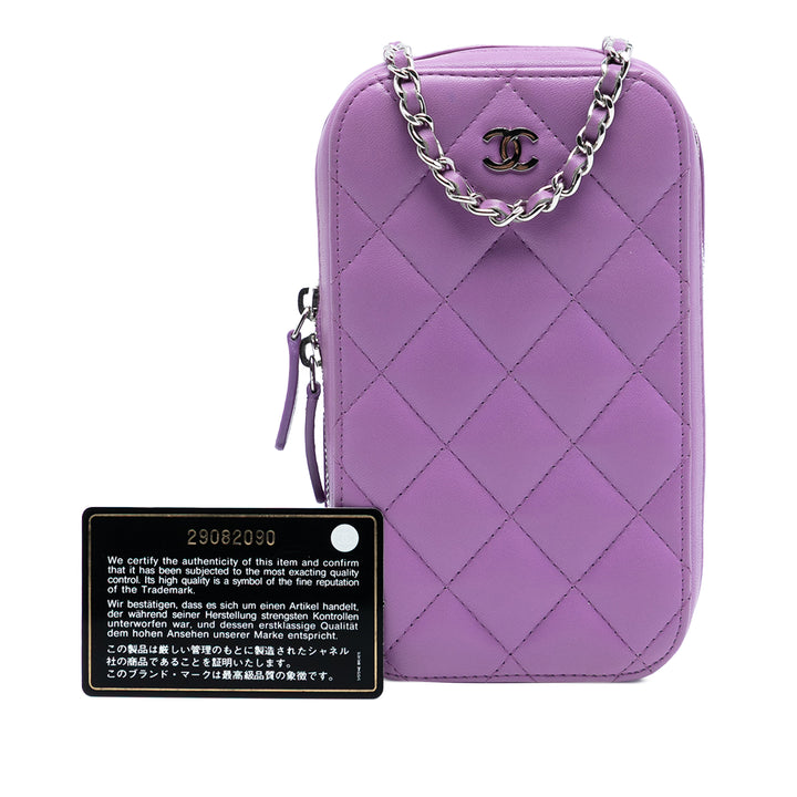 Chanel CC Matelassé Zippé Étui téléphone Cuir d'agneau Violet – vue 8 – GABY PARIS