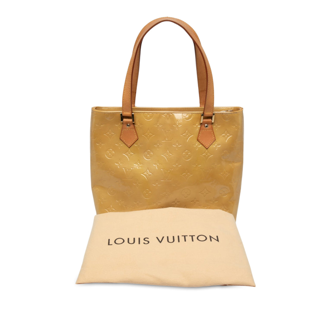 Louis Vuitton Houston Cuir verni Monogram Beige – vue 8 – GABY PARIS