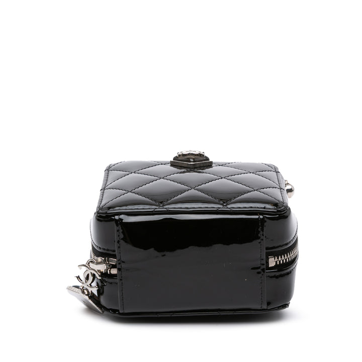 CC Quilted Patent Diamond Resin Clutch With Chain Black - Gaby Paris