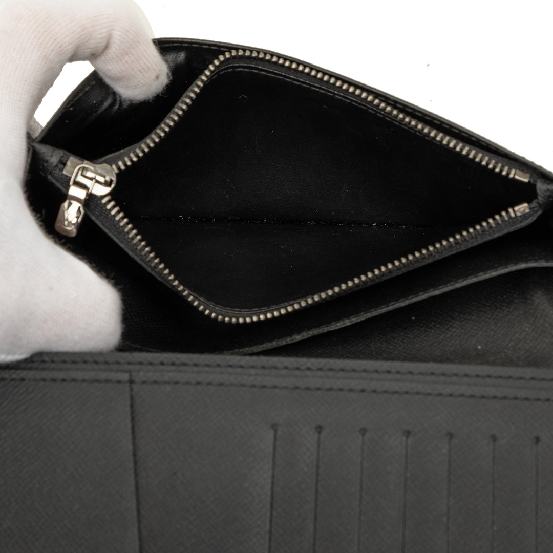 Louis Vuitton Brazza Portefeuille long Monogram Eclipse Noir – vue 5 – GABY PARIS