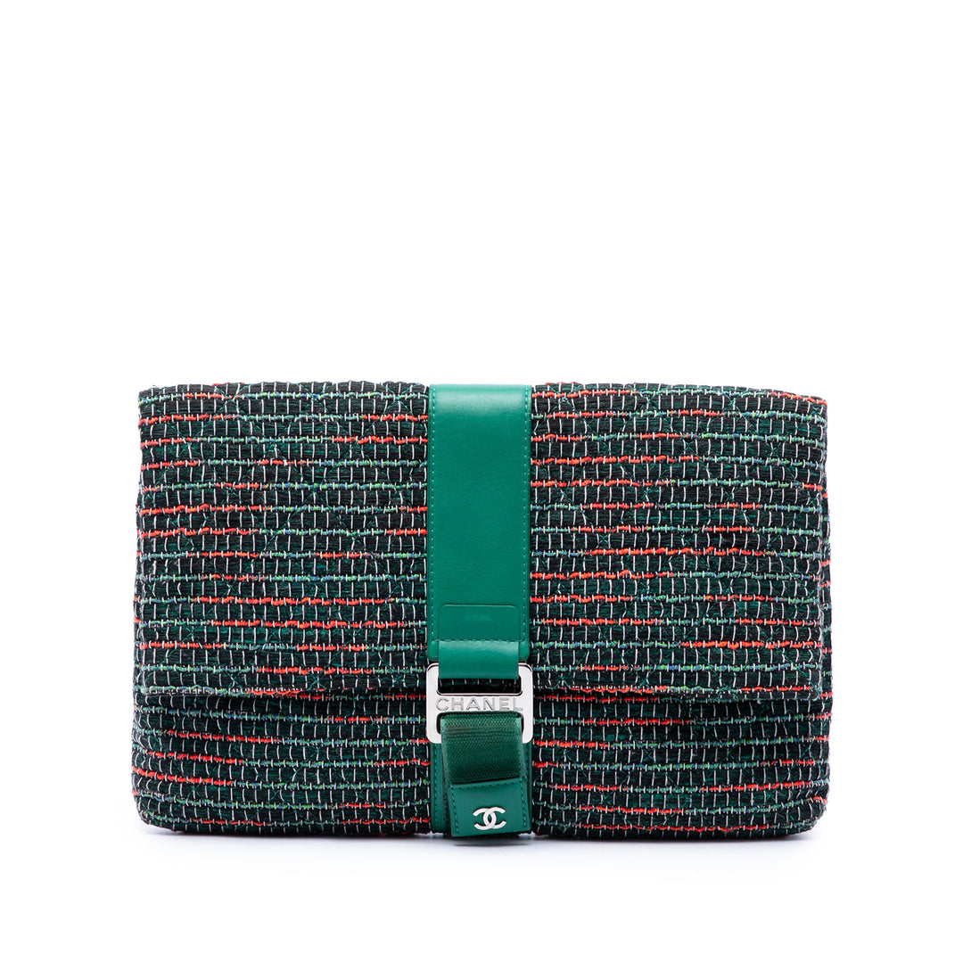 Chanel Matelassé Grip Pochette Tweed Vert – vue principale – GABY PARIS
