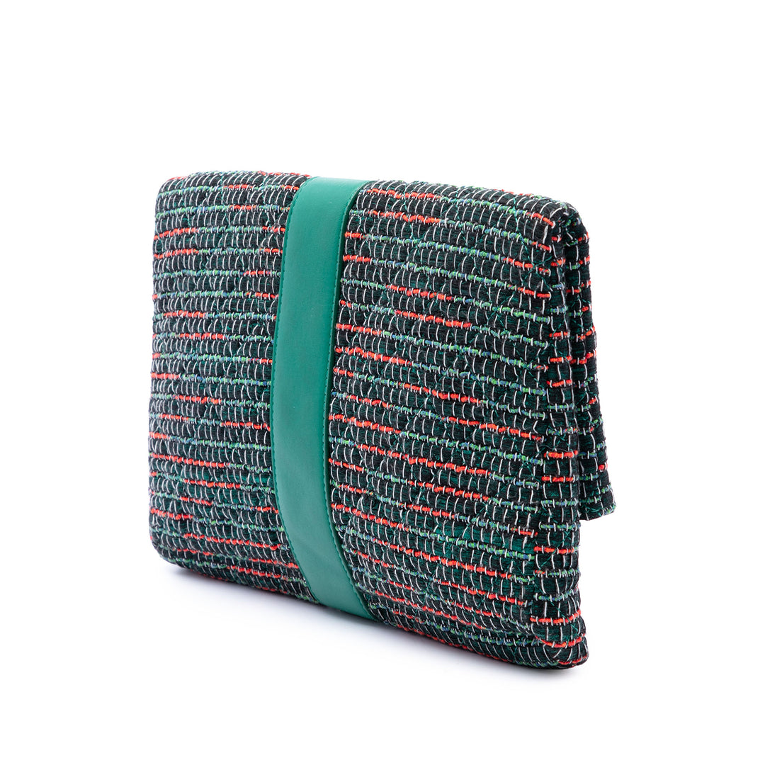 Chanel Matelassé Grip Pochette Tweed Vert – vue 2 – GABY PARIS