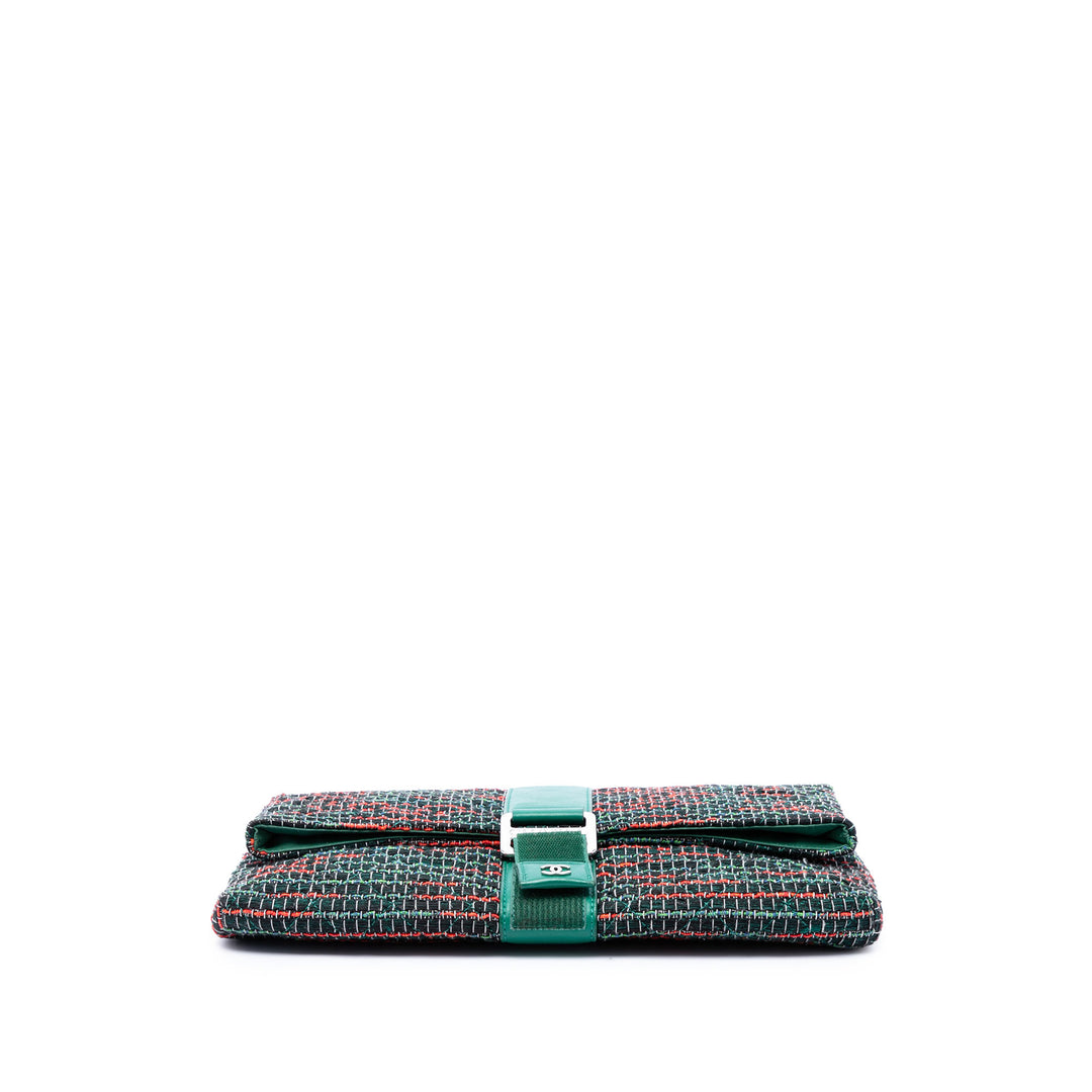 Chanel Matelassé Grip Pochette Tweed Vert – vue 3 – GABY PARIS