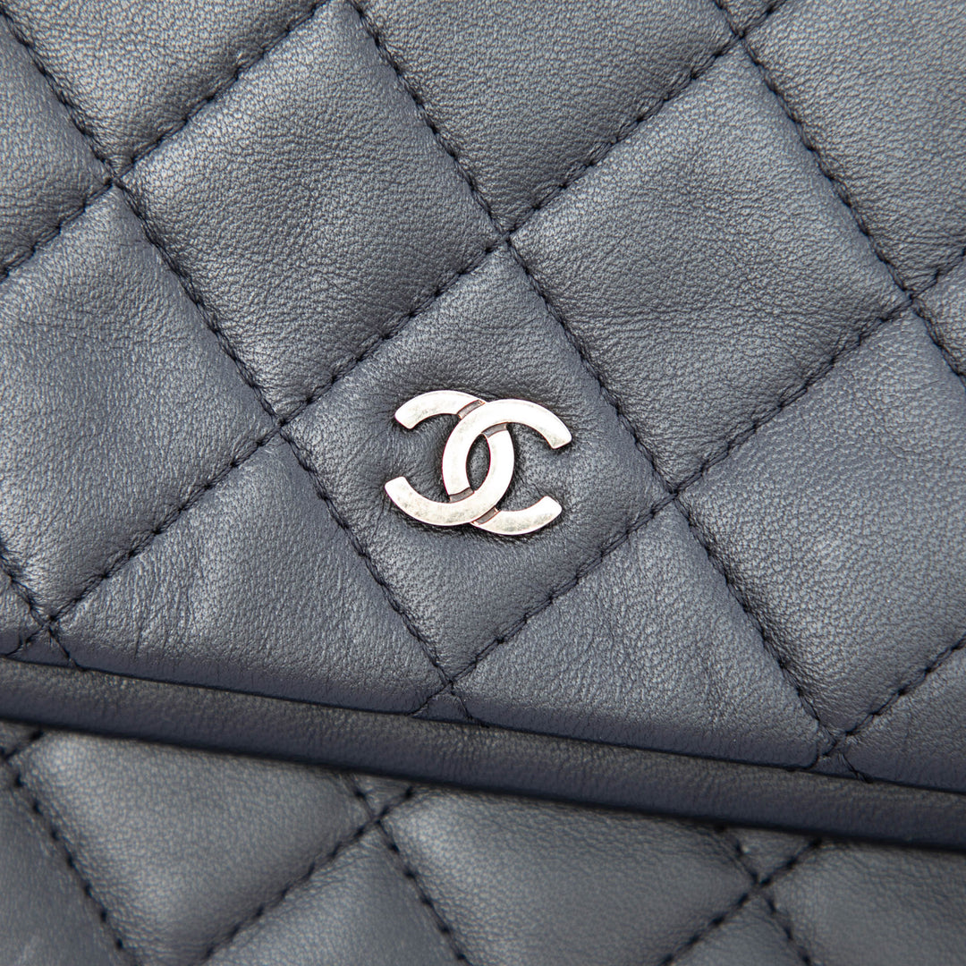 Chanel Matelassé CC Beauty Foldover Pochette Cuir d'agneau Noir – vue 5 – GABY PARIS