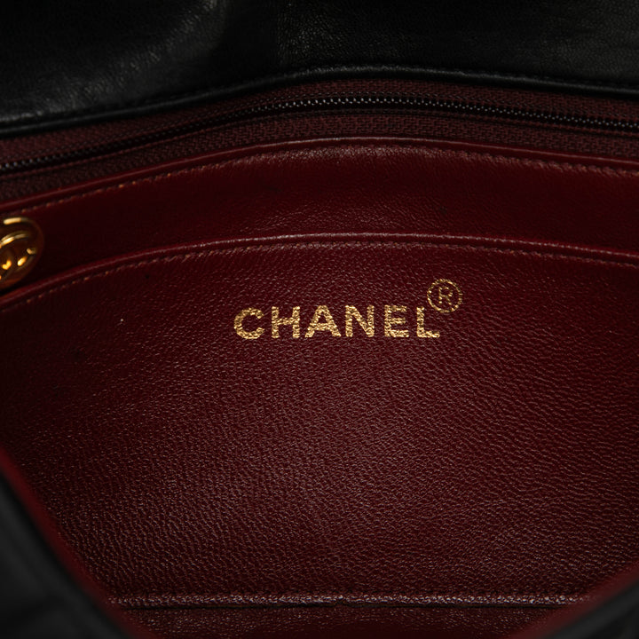 Chanel Small Cuir d’agneau Diana à rabat