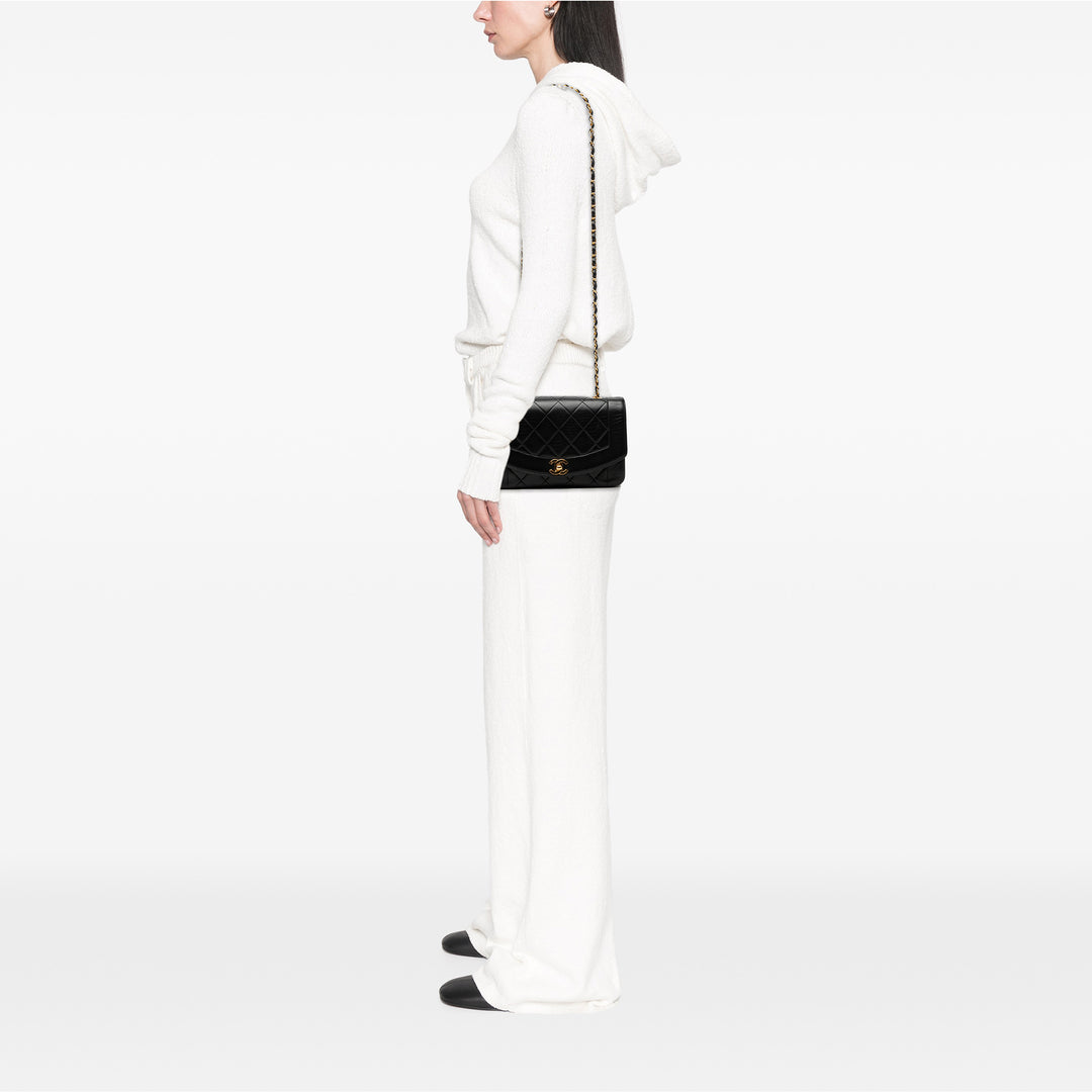Chanel Small Cuir d’agneau Diana à rabat