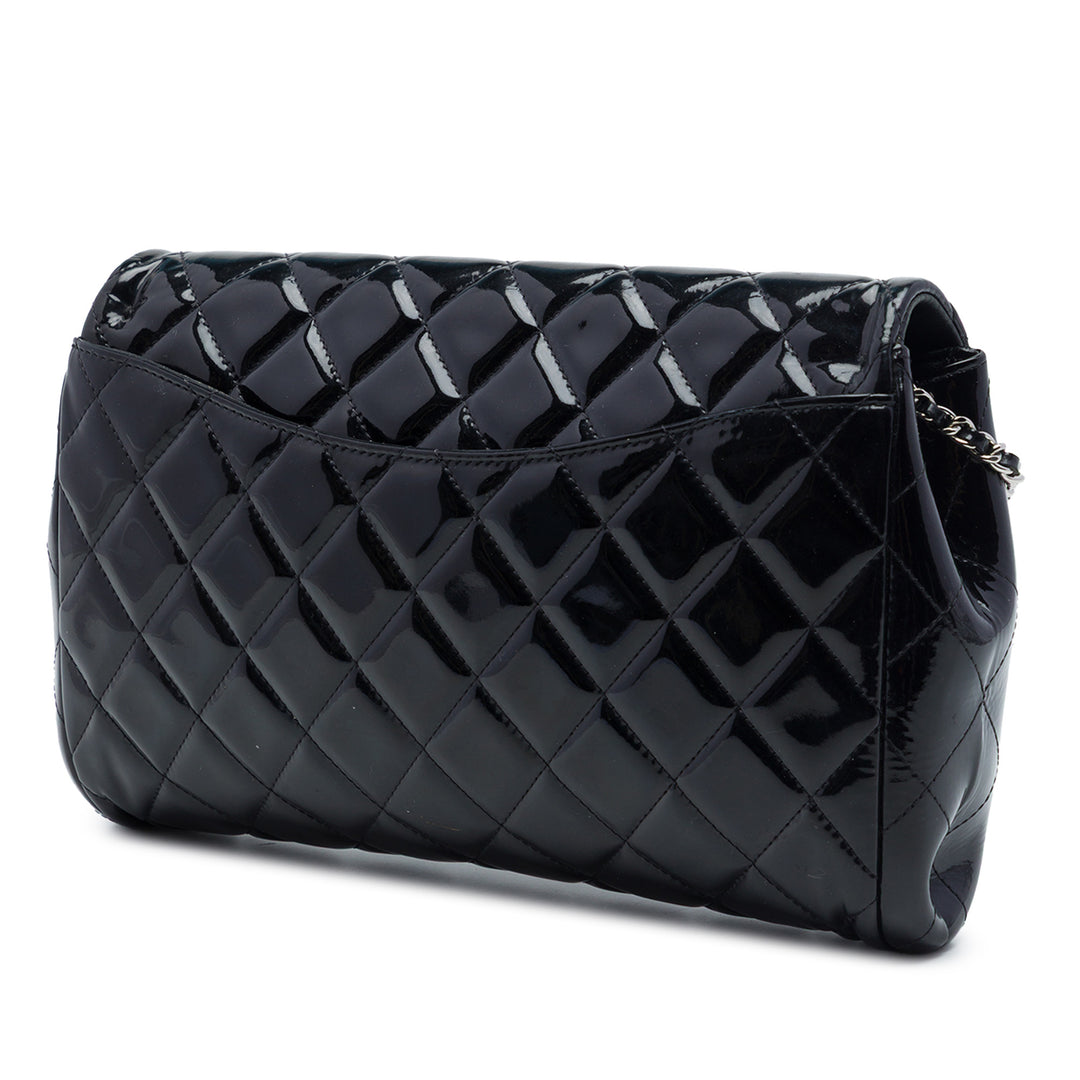 Chanel CC Matelassé Cuir verni à rabat Pochette avec chaîne