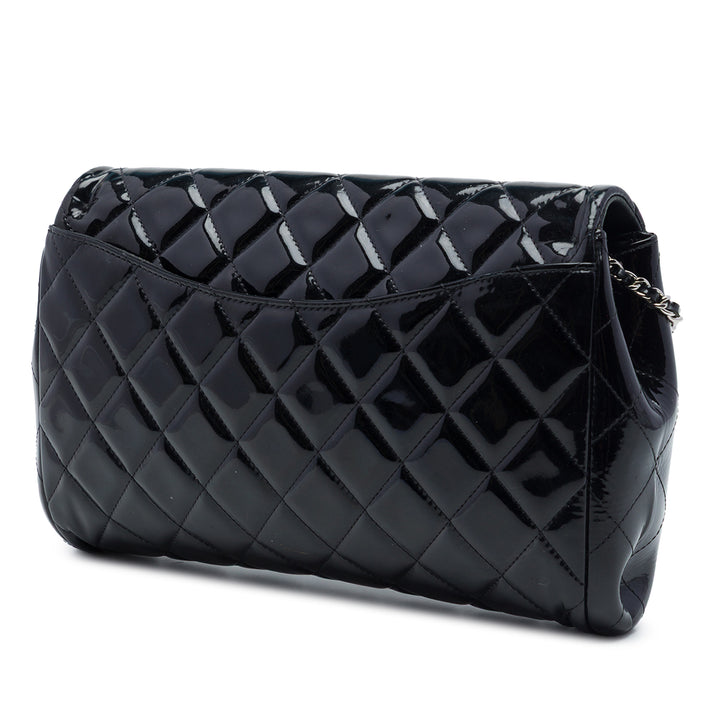 Chanel CC Matelassé Cuir verni à rabat Pochette avec chaîne