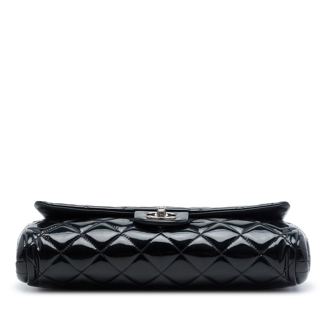 Chanel CC Matelassé Cuir verni à rabat Pochette avec chaîne