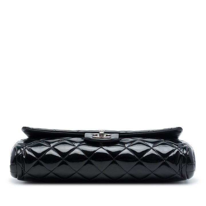 Chanel CC Matelassé Cuir verni à rabat Pochette avec chaîne