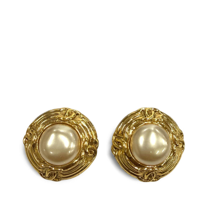 Chanel CC plaqué Perles fantaisie À clip Boucles d'oreilles Doré – vue principale – GABY PARIS