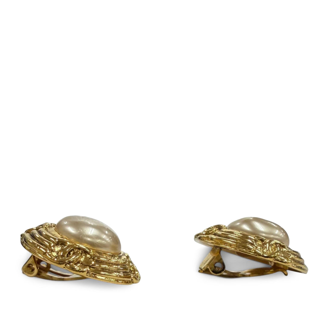 Chanel CC plaqué Perles fantaisie À clip Boucles d'oreilles Doré – vue 3 – GABY PARIS