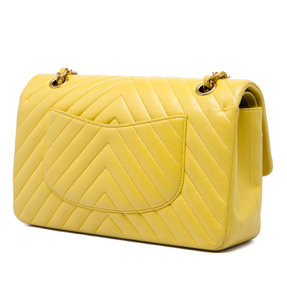 Chanel Classic Chevron Double rabat Moyen Cuir d'agneau Jaune – vue 2 – GABY PARIS