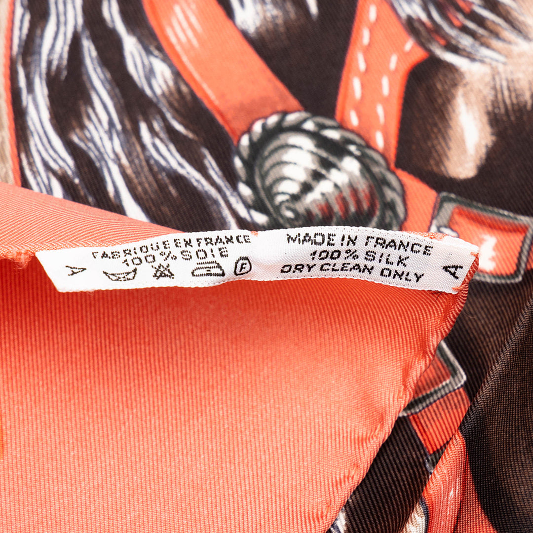 Hermès Carré Chevaux de Trait 90 Orange – vue 2 – GABY PARIS