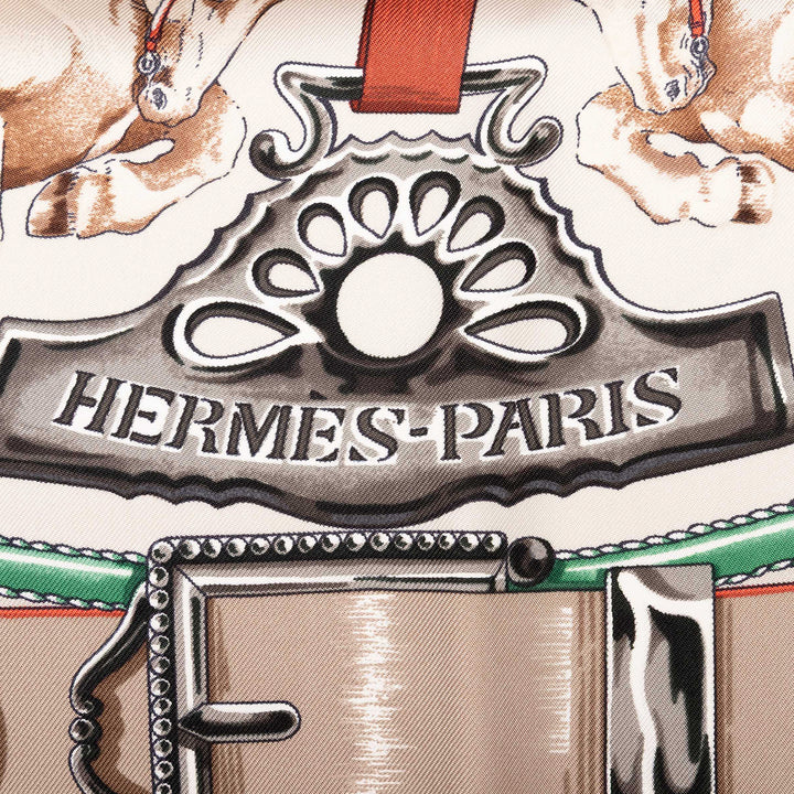 Hermès Carré Chevaux de Trait 90 Orange – vue 3 – GABY PARIS