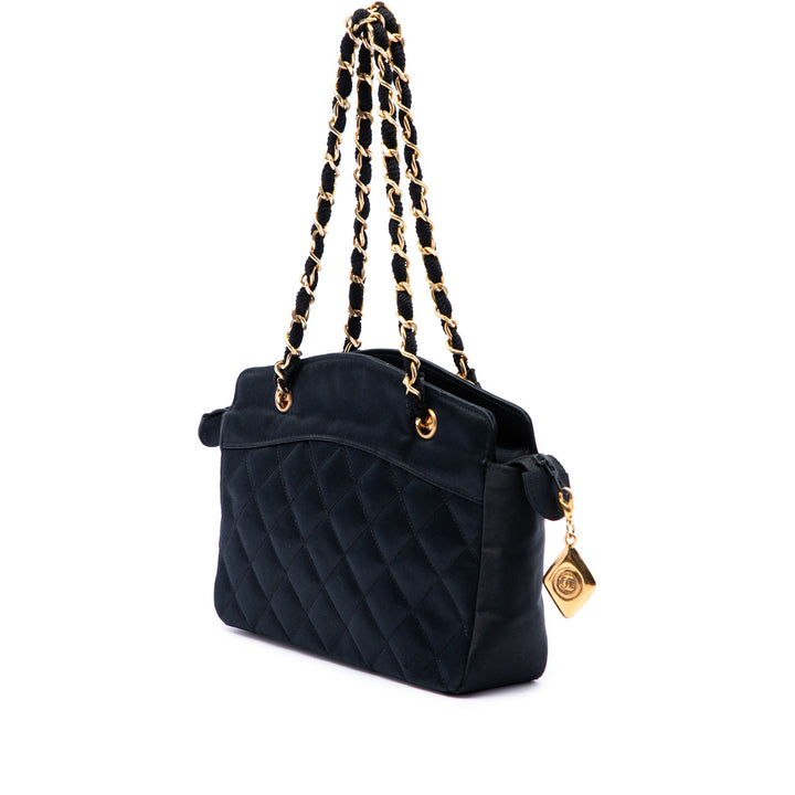 Chanel CC Matelassé Zippé Sac Noir – vue 2 – GABY PARIS