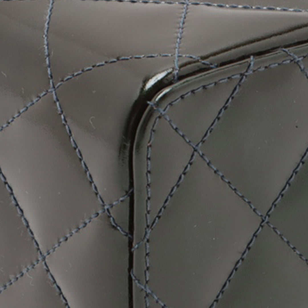 Chanel Quilted Cuir verni Vanity Boîte Vert – GABY PARIS Authentique