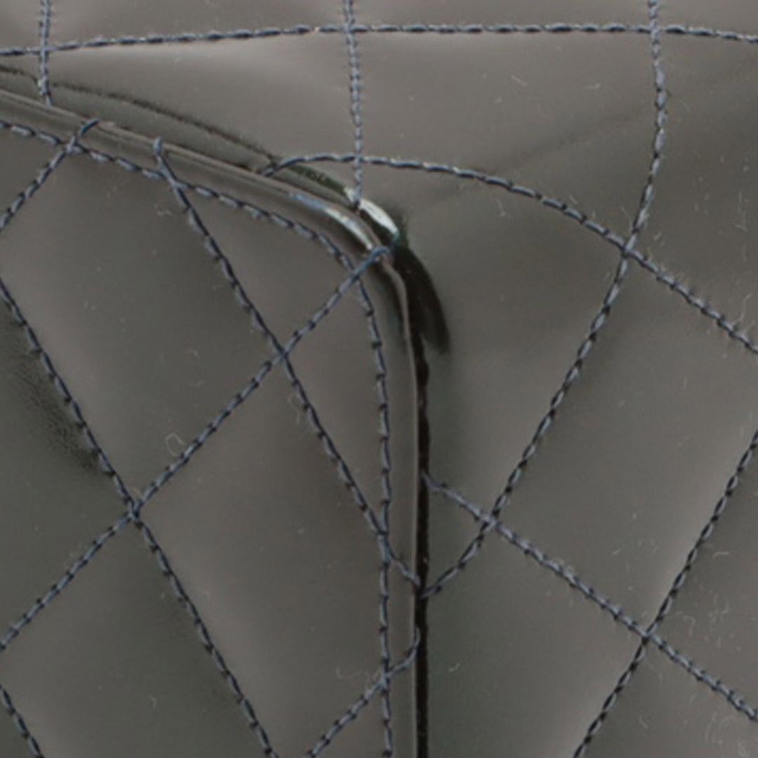 Chanel Quilted Cuir verni Vanity Boîte Vert – GABY PARIS Authentique