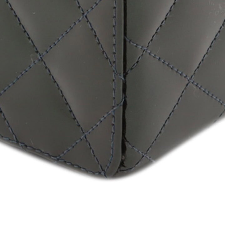 Chanel Quilted Cuir verni Vanity Boîte Vert – GABY PARIS Authentique