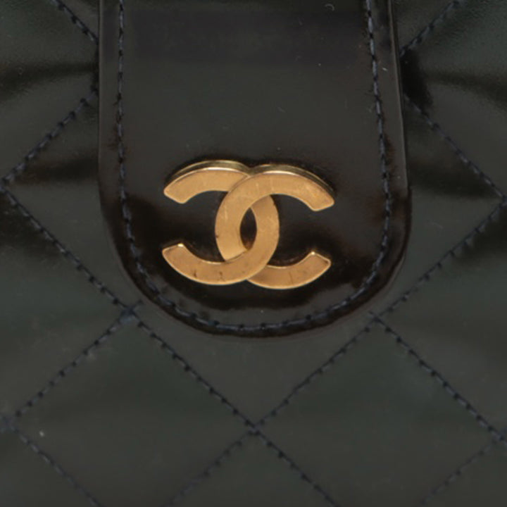 Chanel Quilted Cuir verni Vanity Boîte Vert – GABY PARIS Authentique