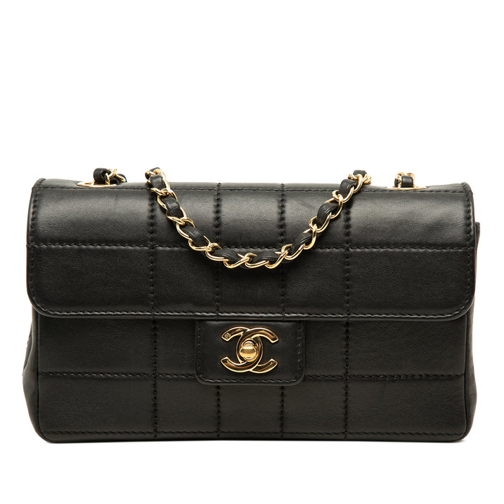 Chanel Chocolate Bar Rabat simple Cuir d'agneau Noir – vue principale – GABY PARIS