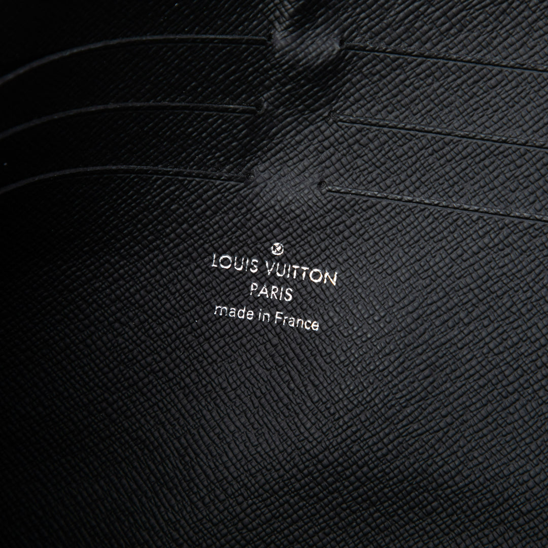 Louis Vuitton Pochette Jour PM Épi Noir – vue 5 – GABY PARIS