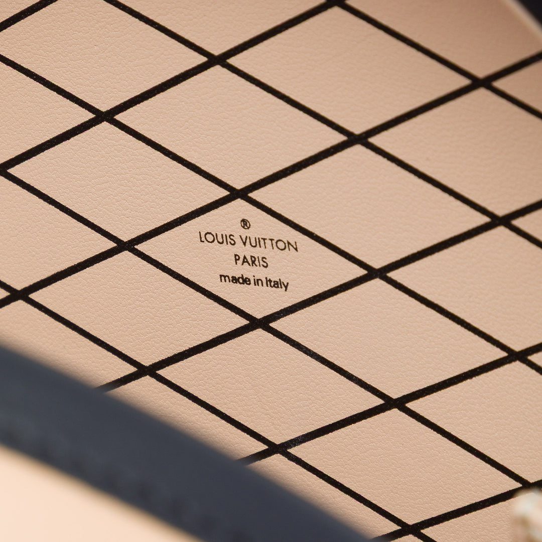 Louis Vuitton Bicolore Petite Boite Chapeau Cuir de veau