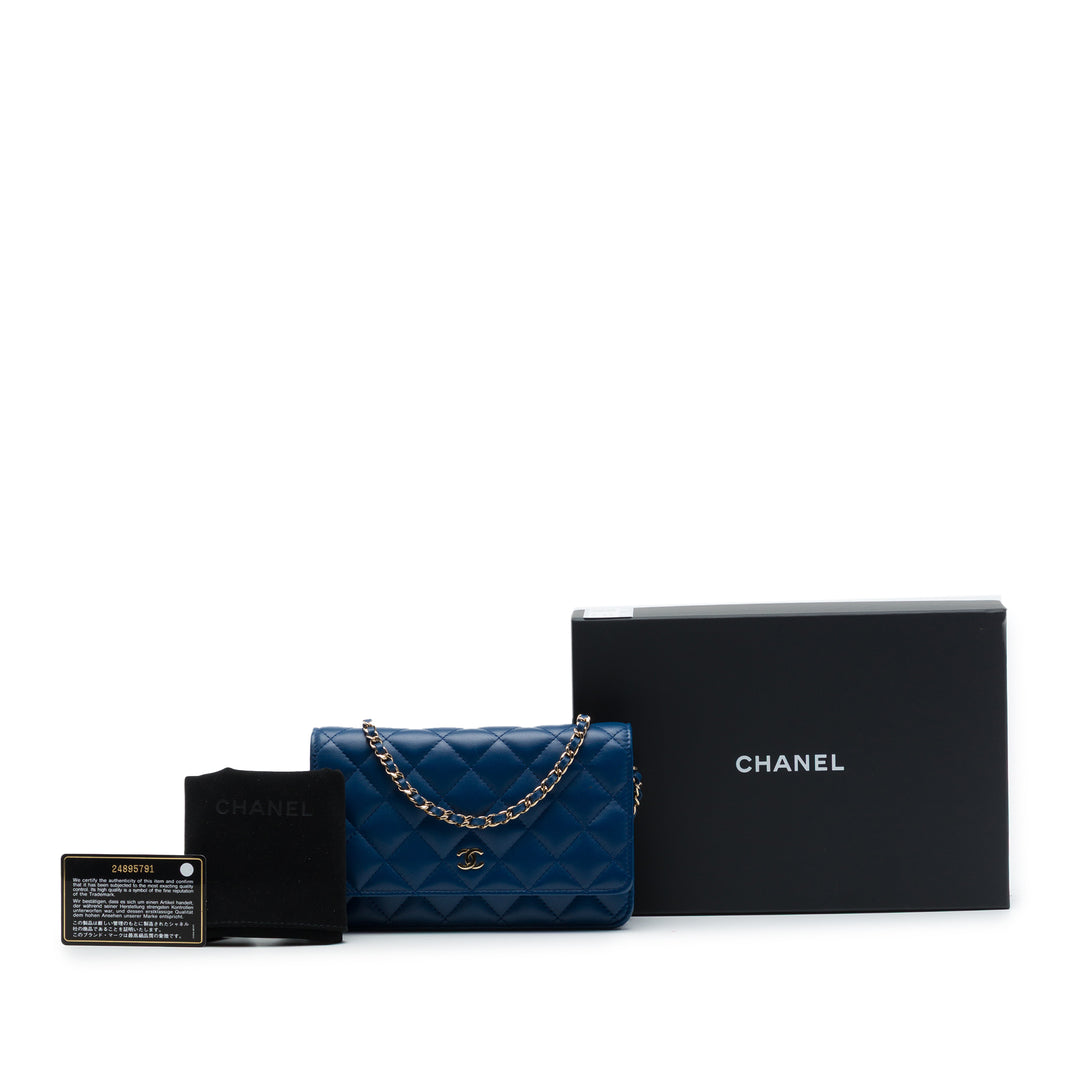 CC Matelassé Wallet on Chain Cuir d'agneau Bleu