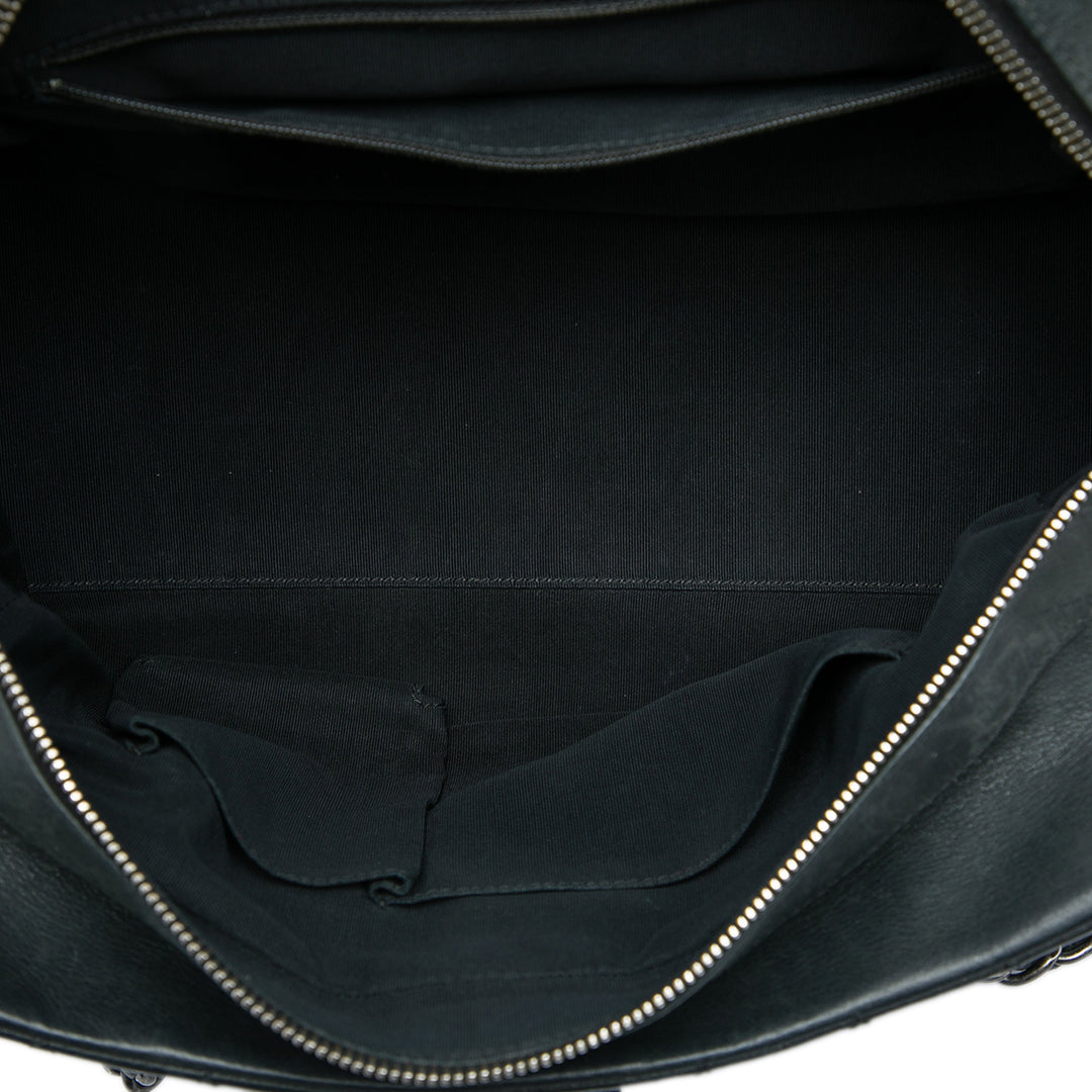 Chanel Matelassé Irisé Chic Quilt Sac bowling Cuir de veau Noir – vue 4 – GABY PARIS
