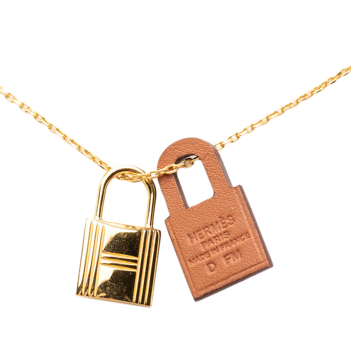 Hermès plaqué et O Kelly Pendant Collier Cuir Swift