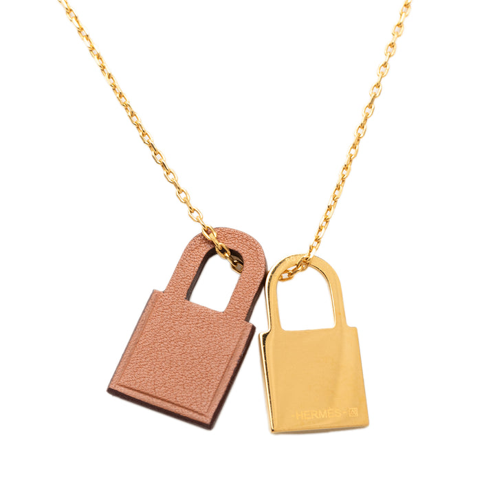 Hermès plaqué et O Kelly Pendant Collier Cuir Swift