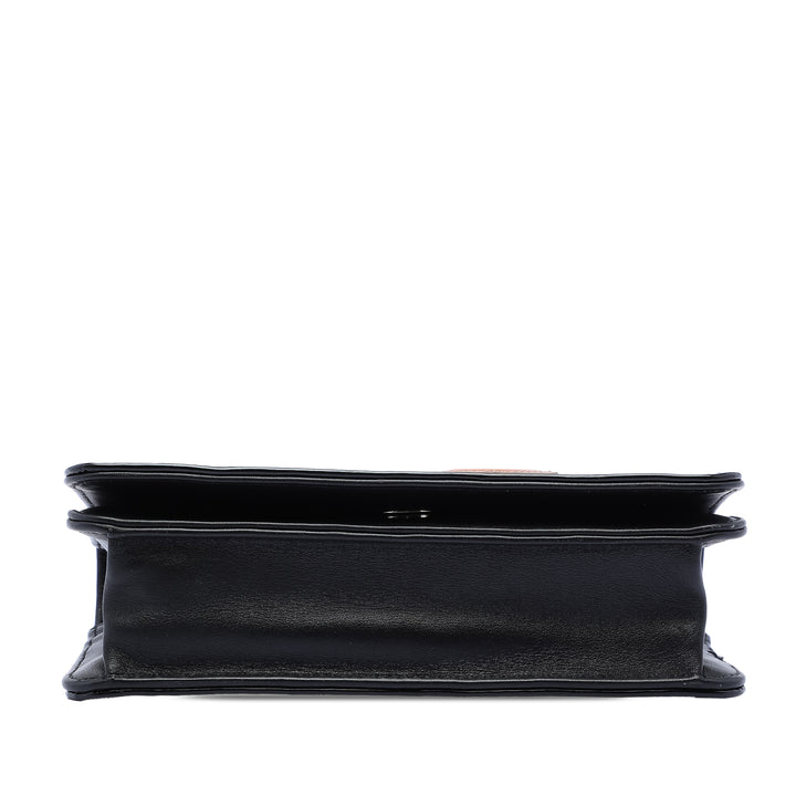 Chanel CC Cuir verni Lipstick à rabat – GABY PARIS Authentique