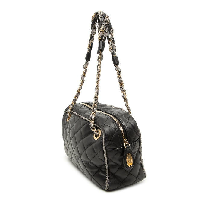 Chanel CC Matelassé Cuir d’agneau Tweedy Bowler Sac