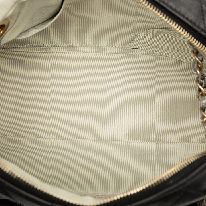 Chanel CC Matelassé Cuir d’agneau Tweedy Bowler Sac