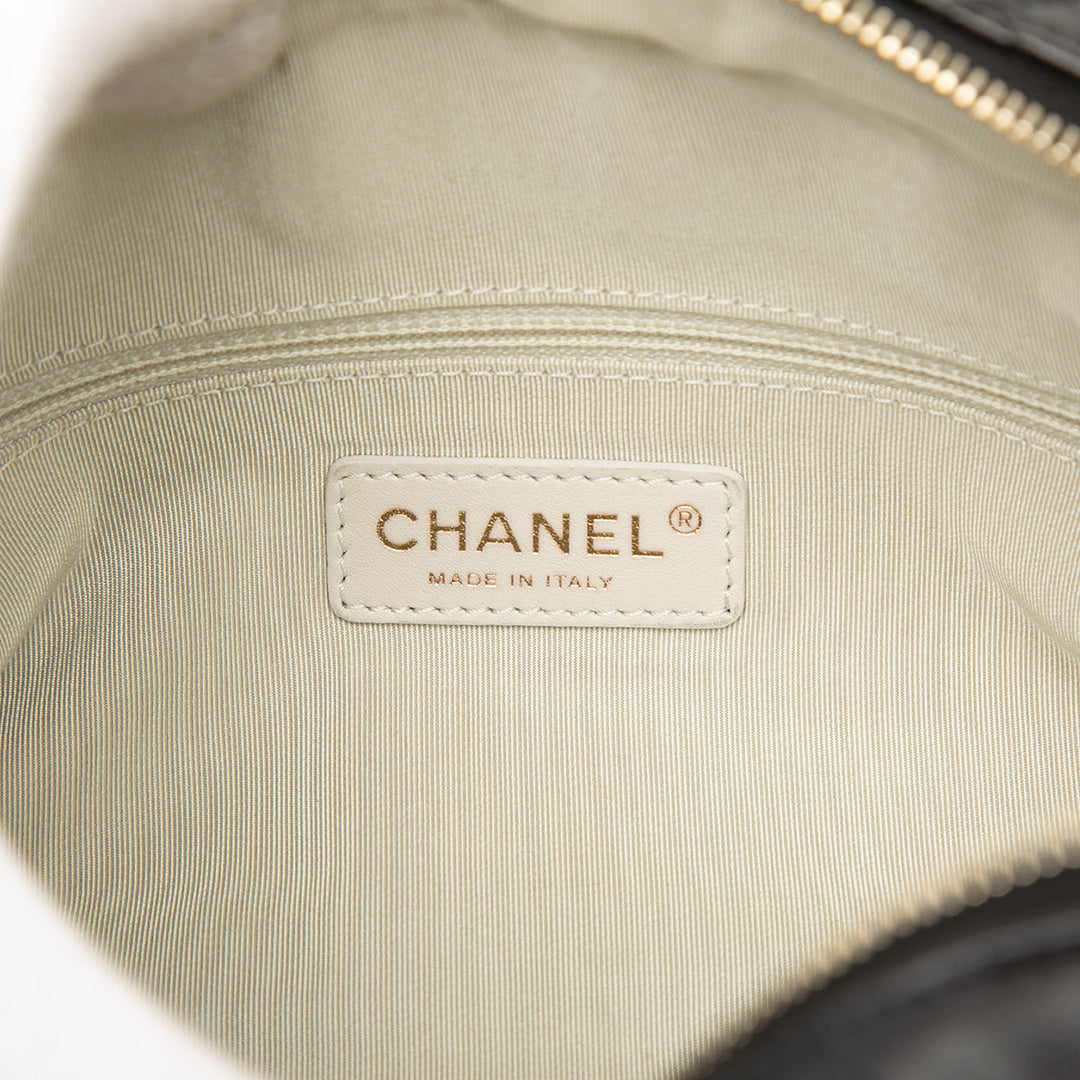 Chanel CC Matelassé Cuir d’agneau Tweedy Bowler Sac