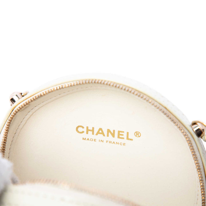 Chanel CC Matelassé Rond Pochette avec chaîne Cuir d'agneau Blanc – vue 5 – GABY PARIS