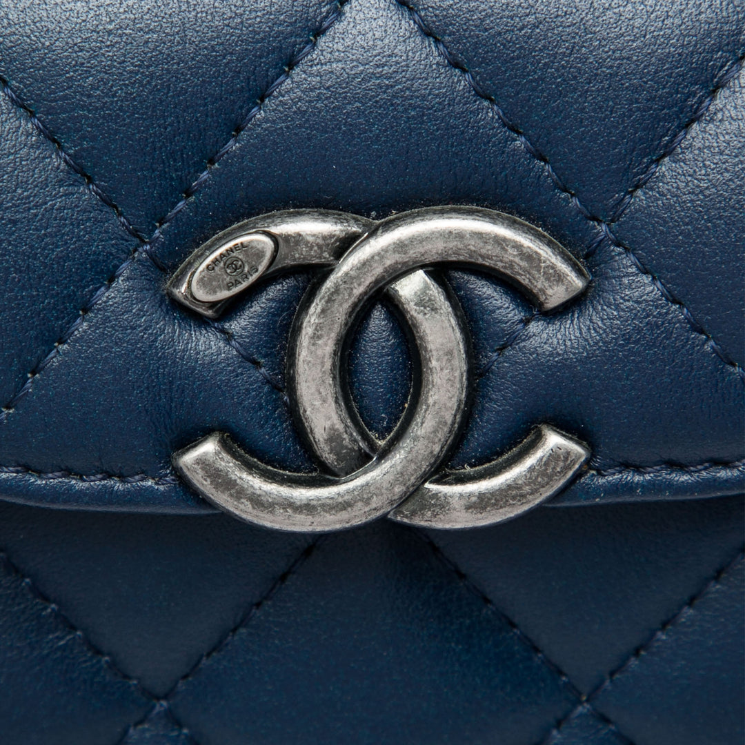 CC Matelassé Trunk à rabat Mini Cuir de veau Bleu