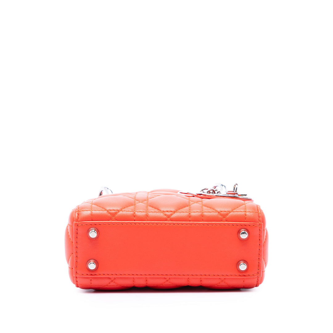 Dior Lady Dior Cannage Micro Cuir d'agneau Orange – vue 3 – GABY PARIS