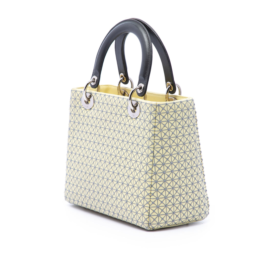 Dior brodé Microcannage Lady Dior Moyen Cuir d'agneau Jaune – vue 2 – GABY PARIS