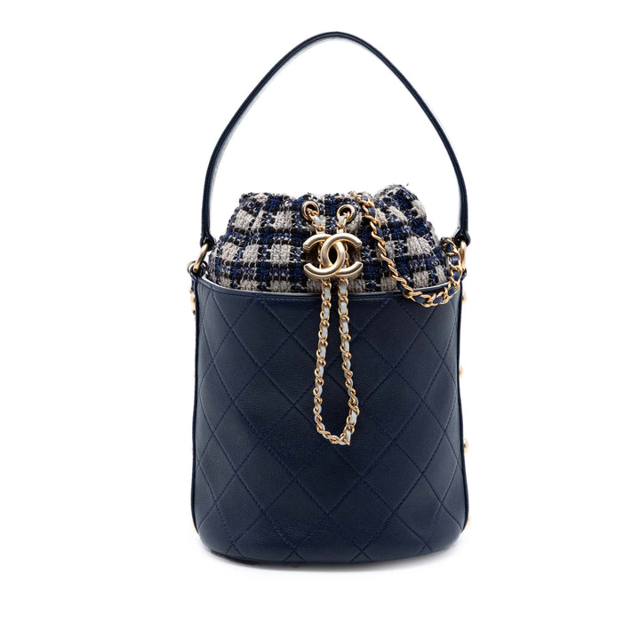 Chanel Medium CC Cuir de veau et Tweed Drawstring Bucket Sac