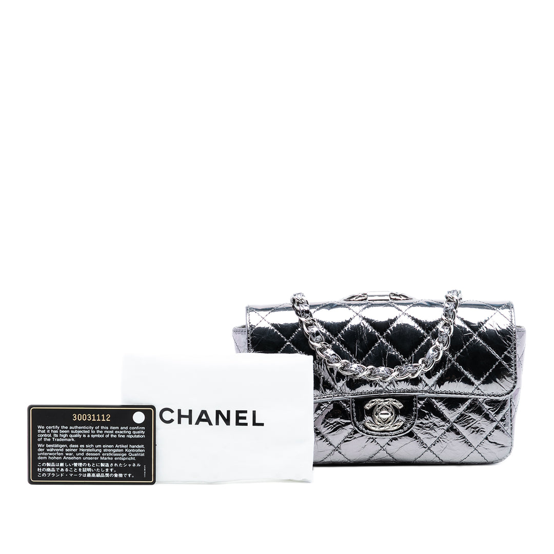 Chanel Mini Matelassé Metallic Cuir de veau Bague anse supérieure à rabat