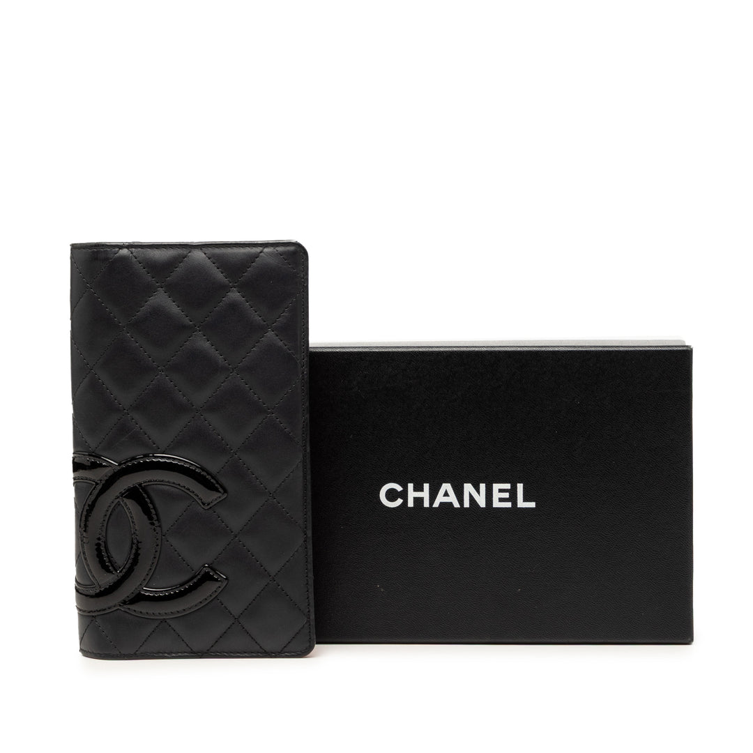 Chanel Matelassé Cuir d’agneau Cambon Ligne Bifold Portefeuille