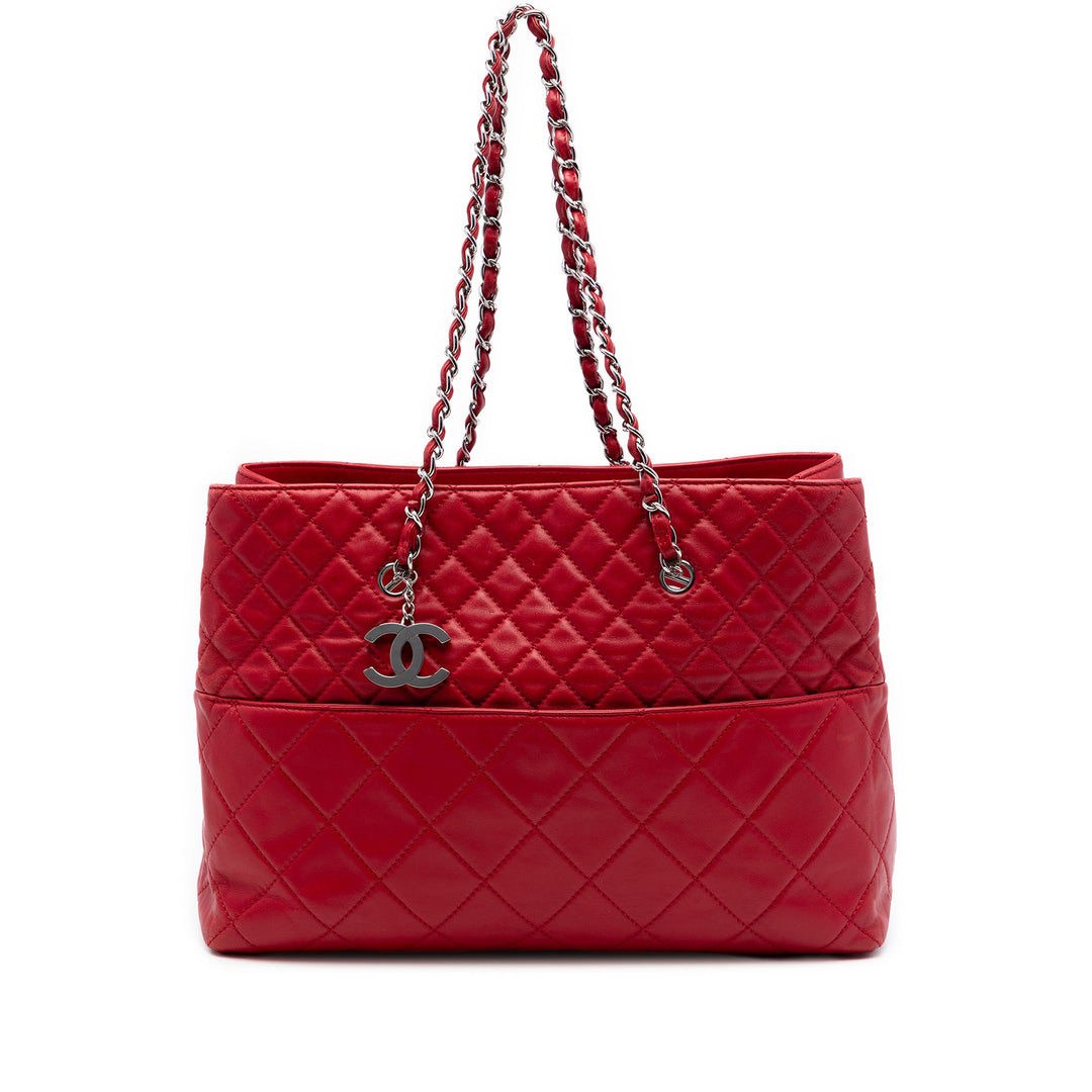 Chanel Large Matelassé Cuir de veau In The Business Cabas