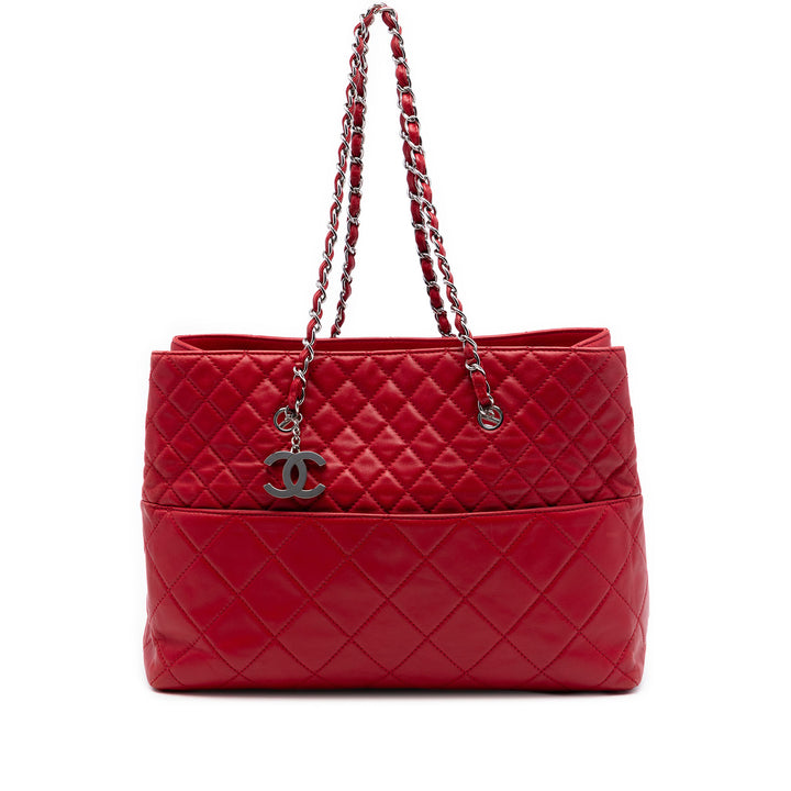 Chanel Large Matelassé Cuir de veau In The Business Cabas
