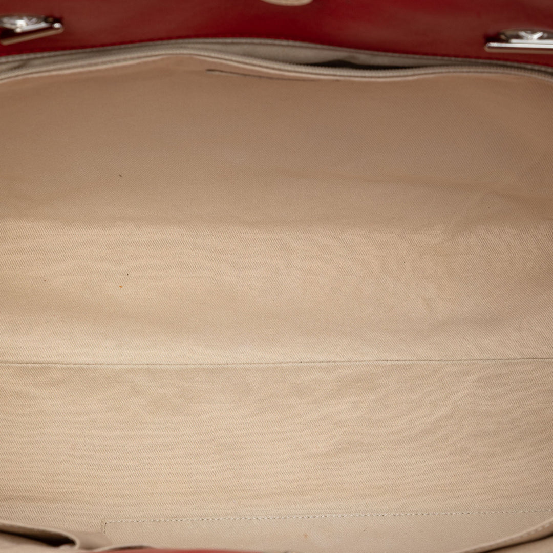Chanel Large Matelassé Cuir de veau In The Business Cabas