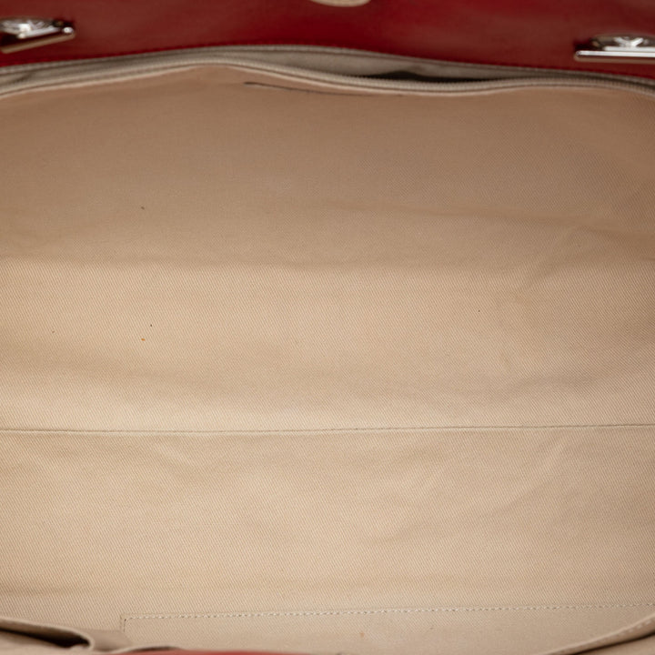 Chanel Large Matelassé Cuir de veau In The Business Cabas