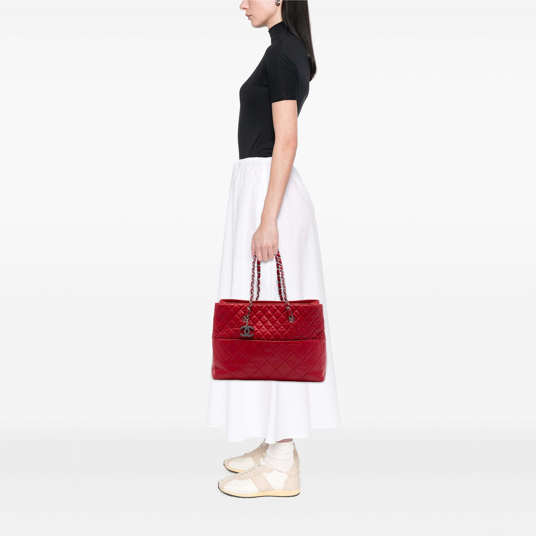 Chanel Large Matelassé Cuir de veau In The Business Cabas