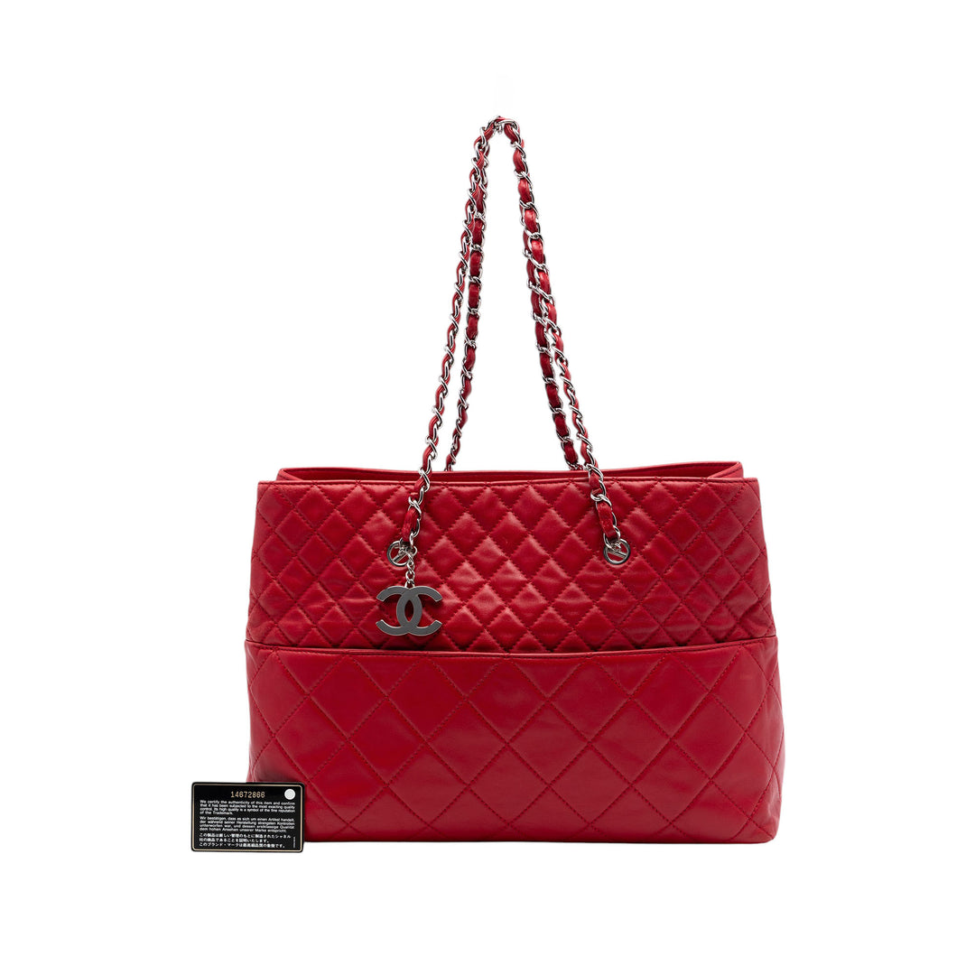 Chanel Large Matelassé Cuir de veau In The Business Cabas