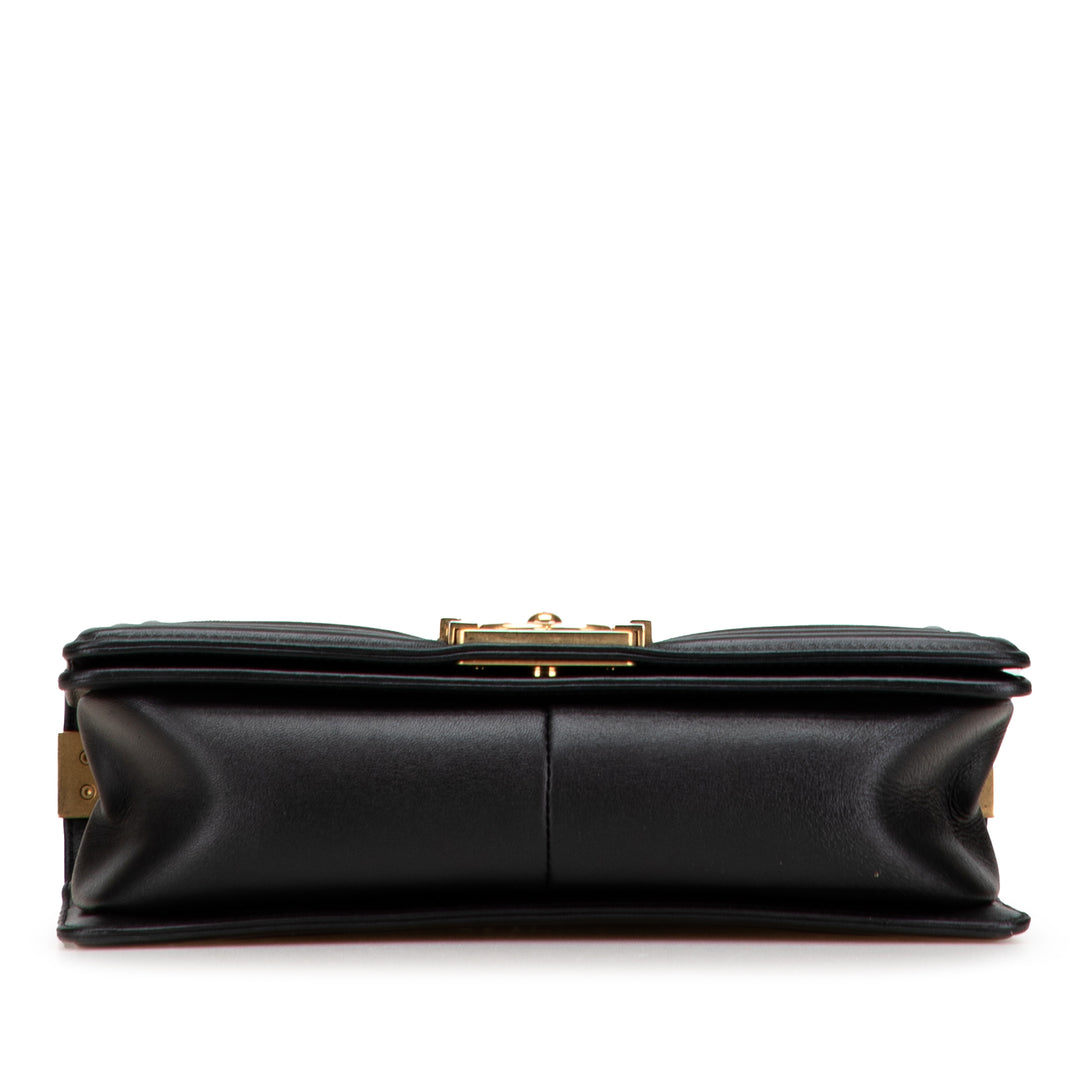 Chanel Old Medium Chevron Cuir d’agneau Stitched Boy Flap Noir
