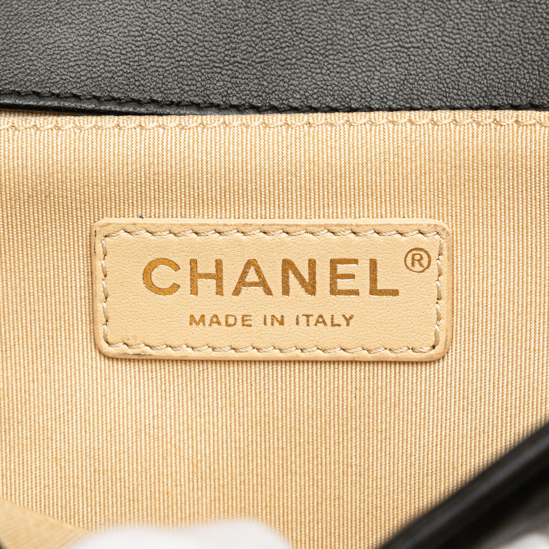 Chanel Old Medium Chevron Cuir d’agneau Stitched Boy Flap Noir